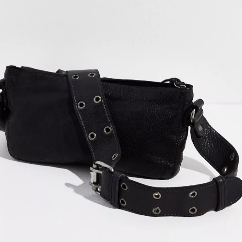 Free People Black Leather Crossbody Bag. Pouch. Fanny Bag.Size 11"×5". - Picture 4 of 11